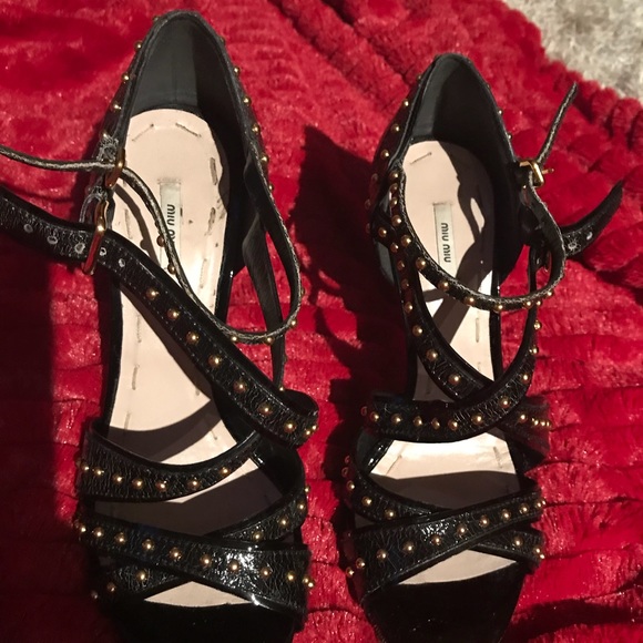 GOLD STUDDED SEXY FOOT BONDAGE - Picture 2 of 5